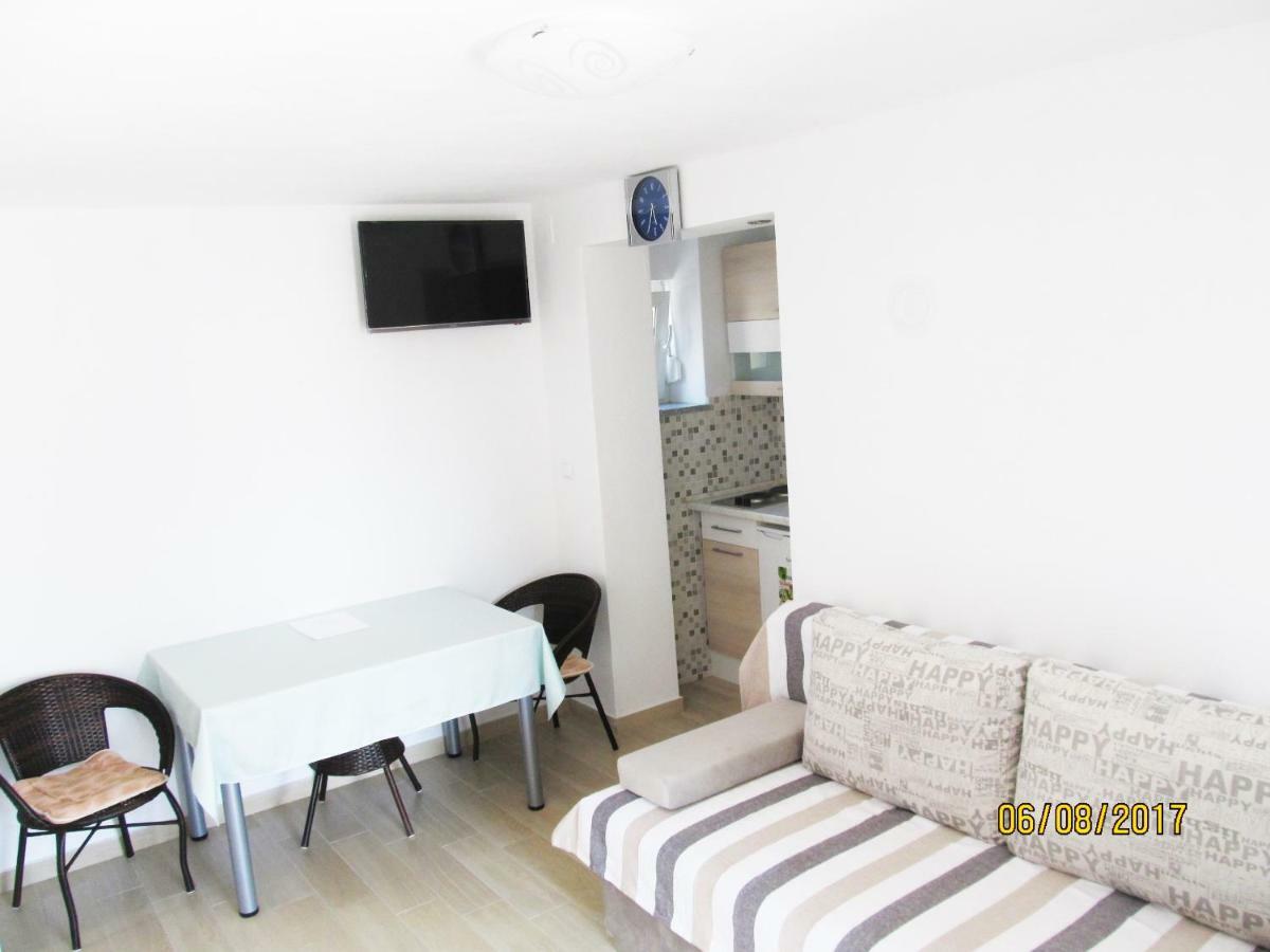 Apartmani Mala Sirena Maslenica Kültér fotó