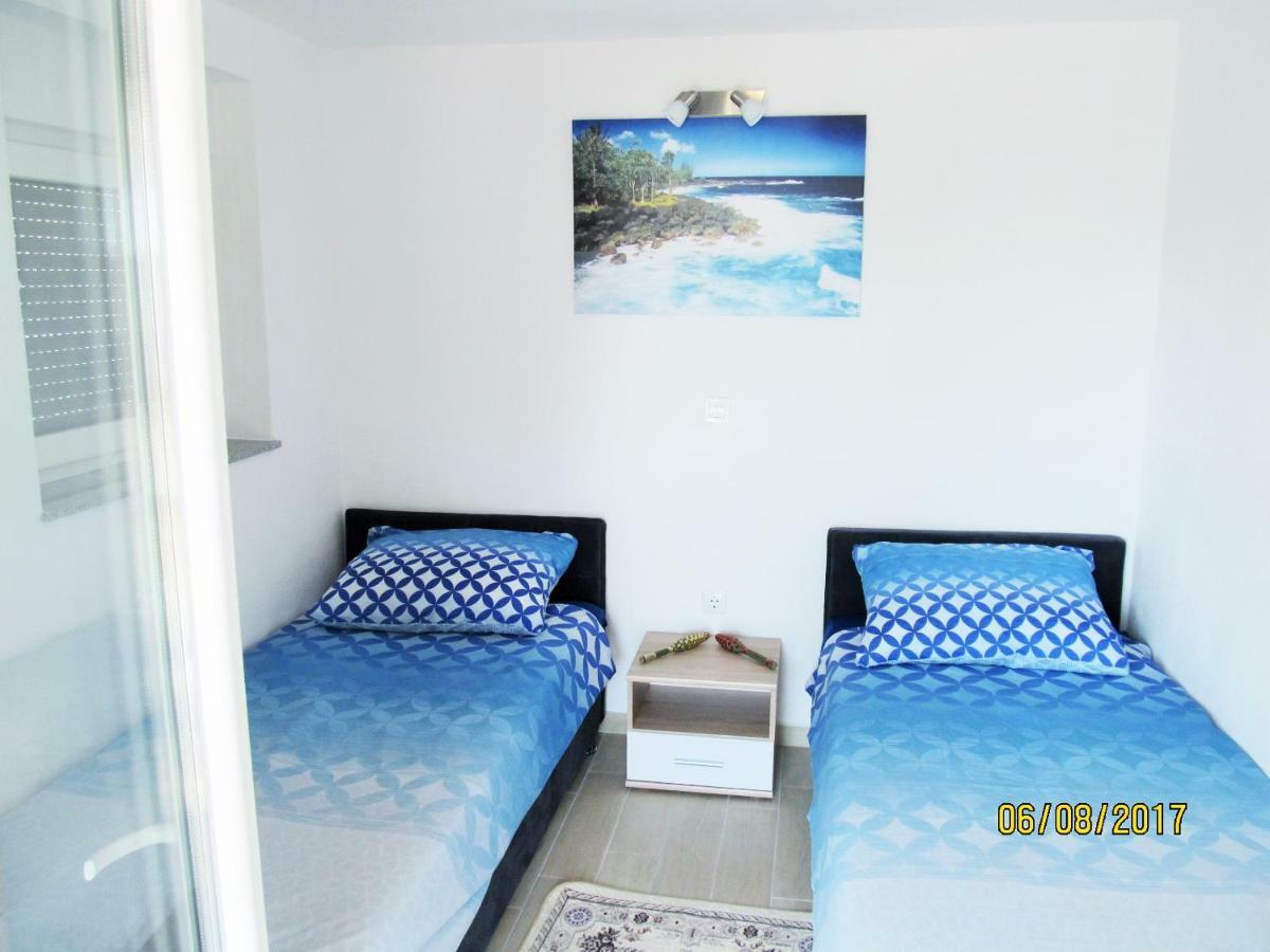 Apartmani Mala Sirena Maslenica Kültér fotó