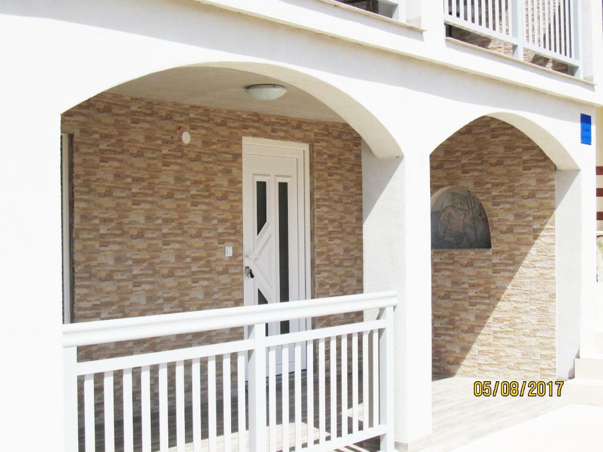 Apartmani Mala Sirena Maslenica Kültér fotó