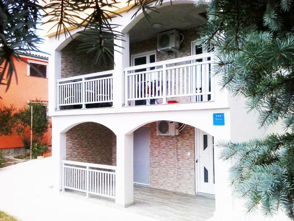 Apartmani Mala Sirena Maslenica Kültér fotó