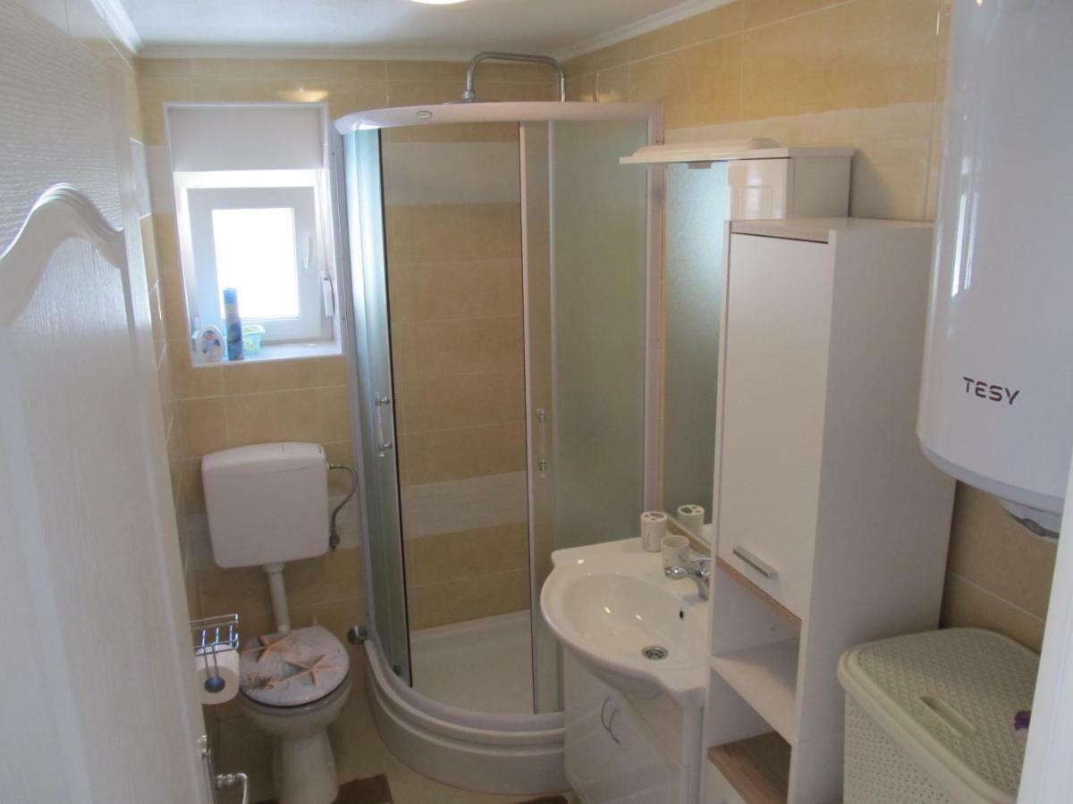 Apartmani Mala Sirena Maslenica Kültér fotó
