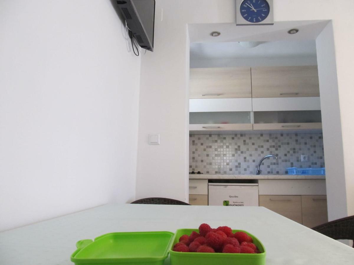 Apartmani Mala Sirena Maslenica Kültér fotó
