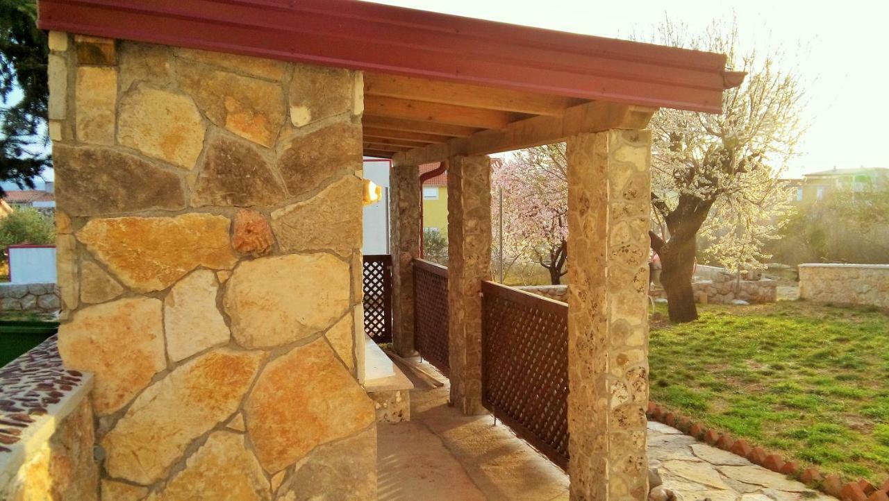Apartmani Mala Sirena Maslenica Kültér fotó